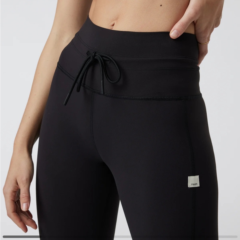 Vuori Daily Legging High-waisted BreatheInterlock Leggings in Black